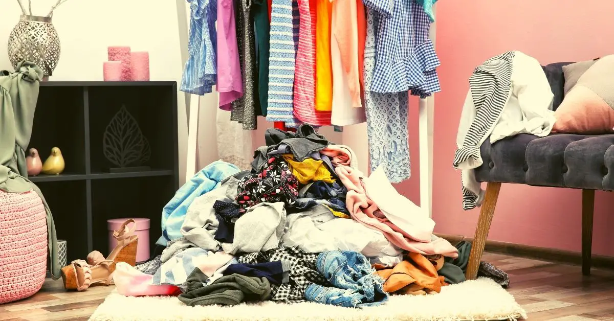 how-to-tidy-your-room-quickly-efficiently