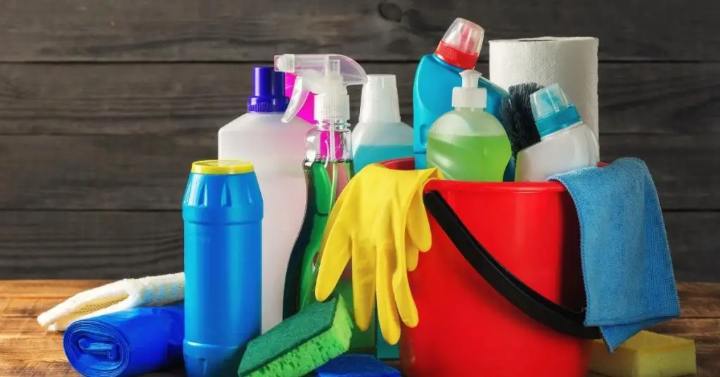 Eco friendly cleaning products in a bucket UK - Clean and Tidy living