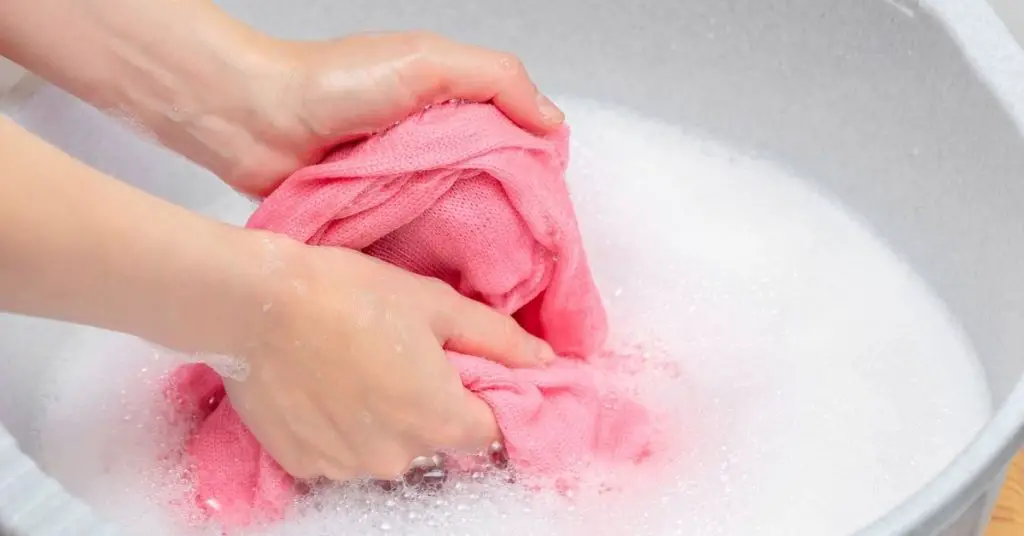 Handwashing Clothes - Why do Clothes Bobble - Clean and Tidy Living