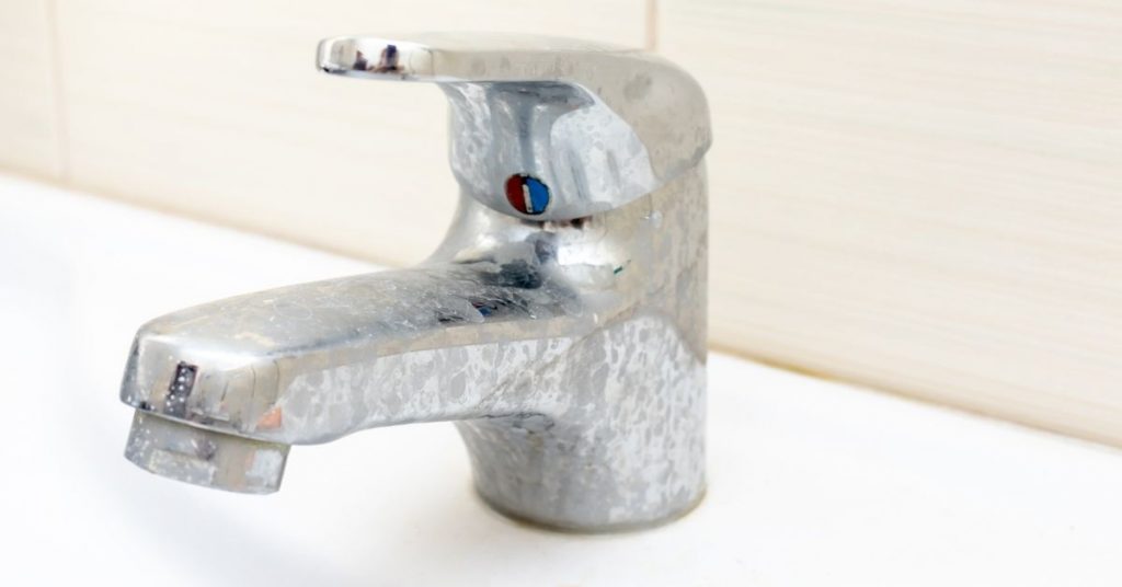 Limescale on Tap - Where to buy white vinegar - Clean and Tidy Living