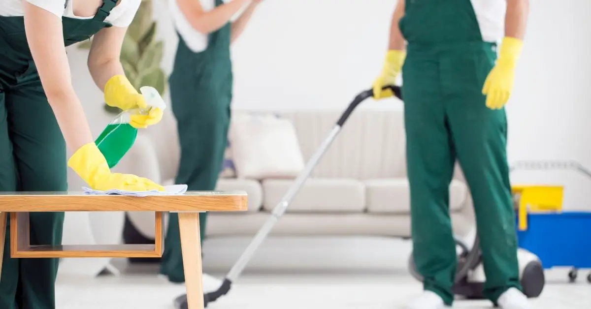 how-much-do-cleaners-charge-per-hour-in-the-uk