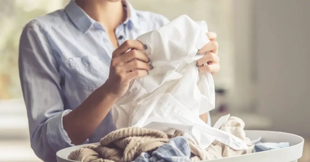 The Best Tips to Stop Clothes Smelling Damp